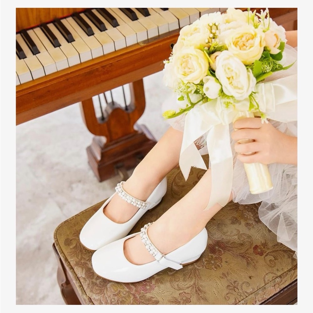 Elegant White Kids Shoes with Pearl Strap, low heel - Picture 2 of 9